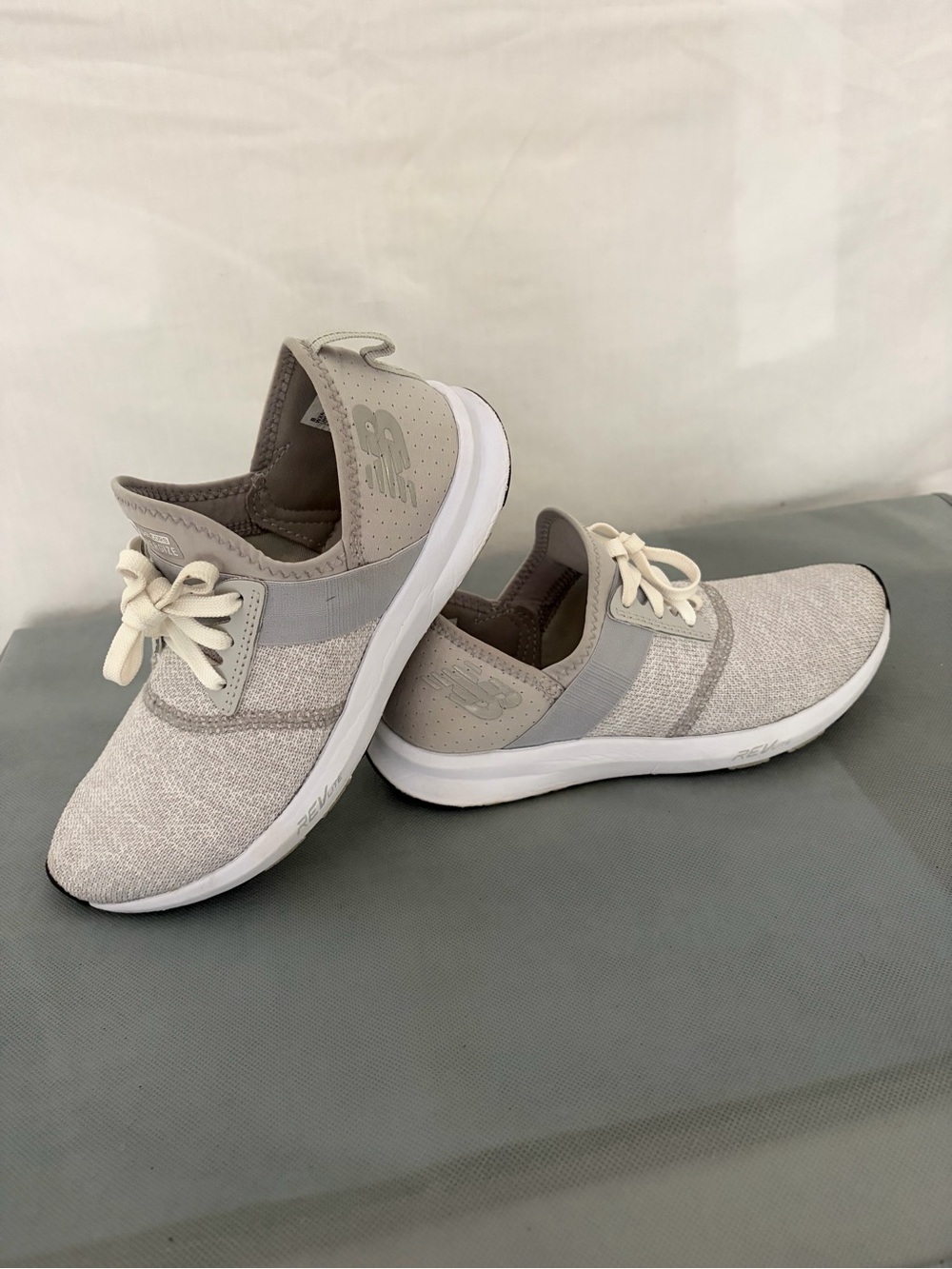 New Balance FuelCore Nergize Women’s size  7 Gray Mesh Sneakers (B214)
